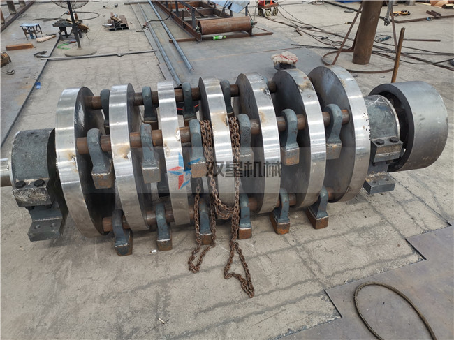 <a href='http://www.8xqdr.cn/psxl/4.html' target='_blank'><span>廢鋼破碎機(jī)</span></a><a href='http://www.8xqdr.cn/scxc/1572.html' target='_blank'><span>錘頭</span></a>