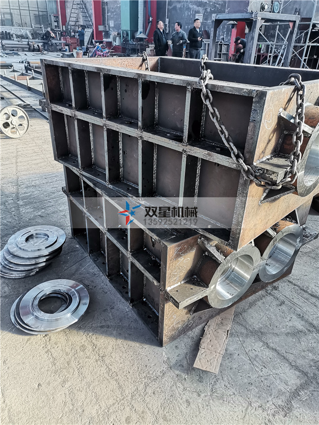 <a href='http://www.8xqdr.cn/ssxl/10.html' target='_blank'><span>金屬撕碎機</span></a>撕碎箱體實拍