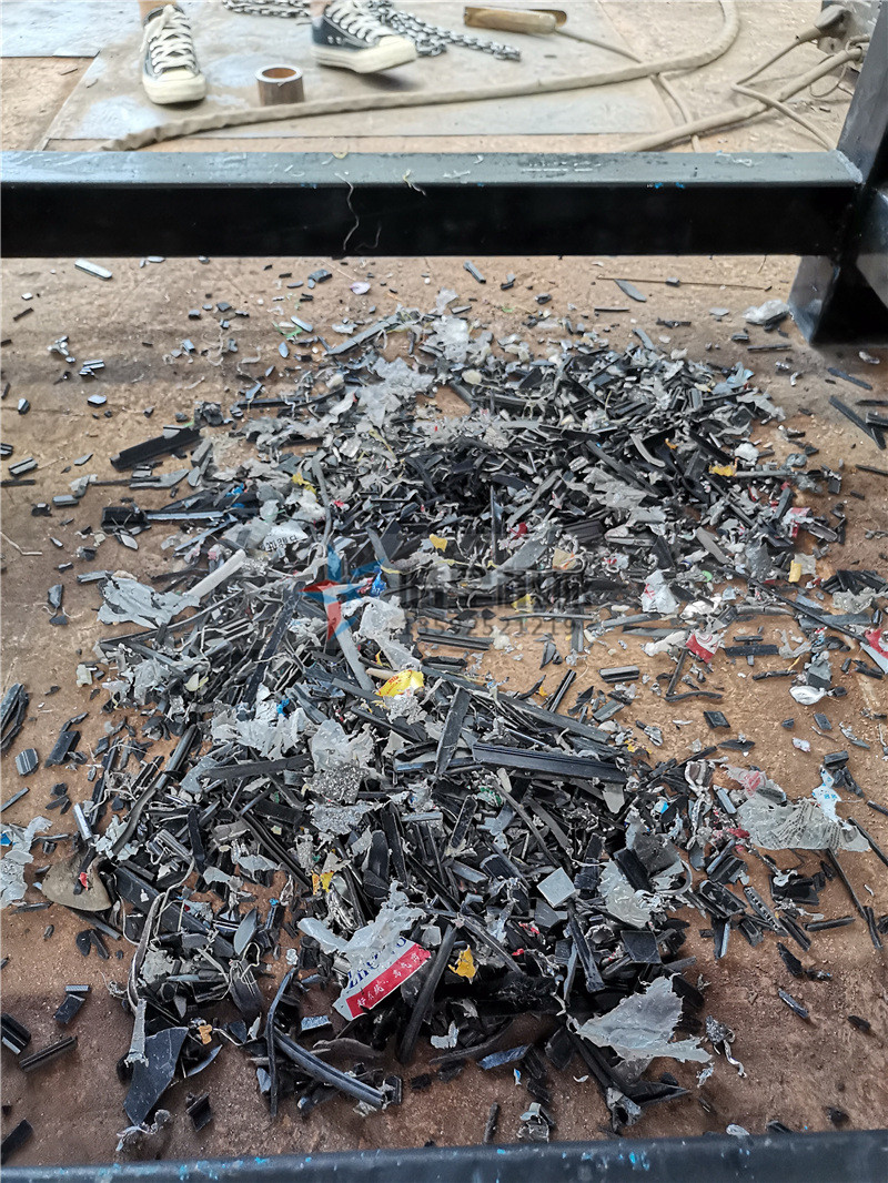 <a href='http://www.8xqdr.cn/ptsb/1033.html' target='_blank'><span>渦電流分選機(jī)</span></a>|<a href='http://www.8xqdr.cn/psxl/1278.html' target='_blank'><span>斷橋鋁破碎</span></a>分選效果