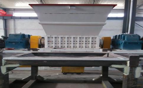 哪些因素決定著<a href='http://www.8xqdr.cn/ssxl/10.html' target='_blank'><span>金屬撕碎機(jī)</span></a>的價格