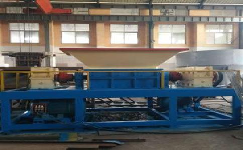 打開(kāi)大型<a href='http://www.8xqdr.cn/ssxl/10.html' target='_blank'><span>金屬撕碎機(jī)</span></a>時(shí)應(yīng)注意些什么